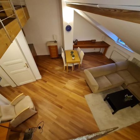 Astronomical Clock Apartments Prague Luaran gambar