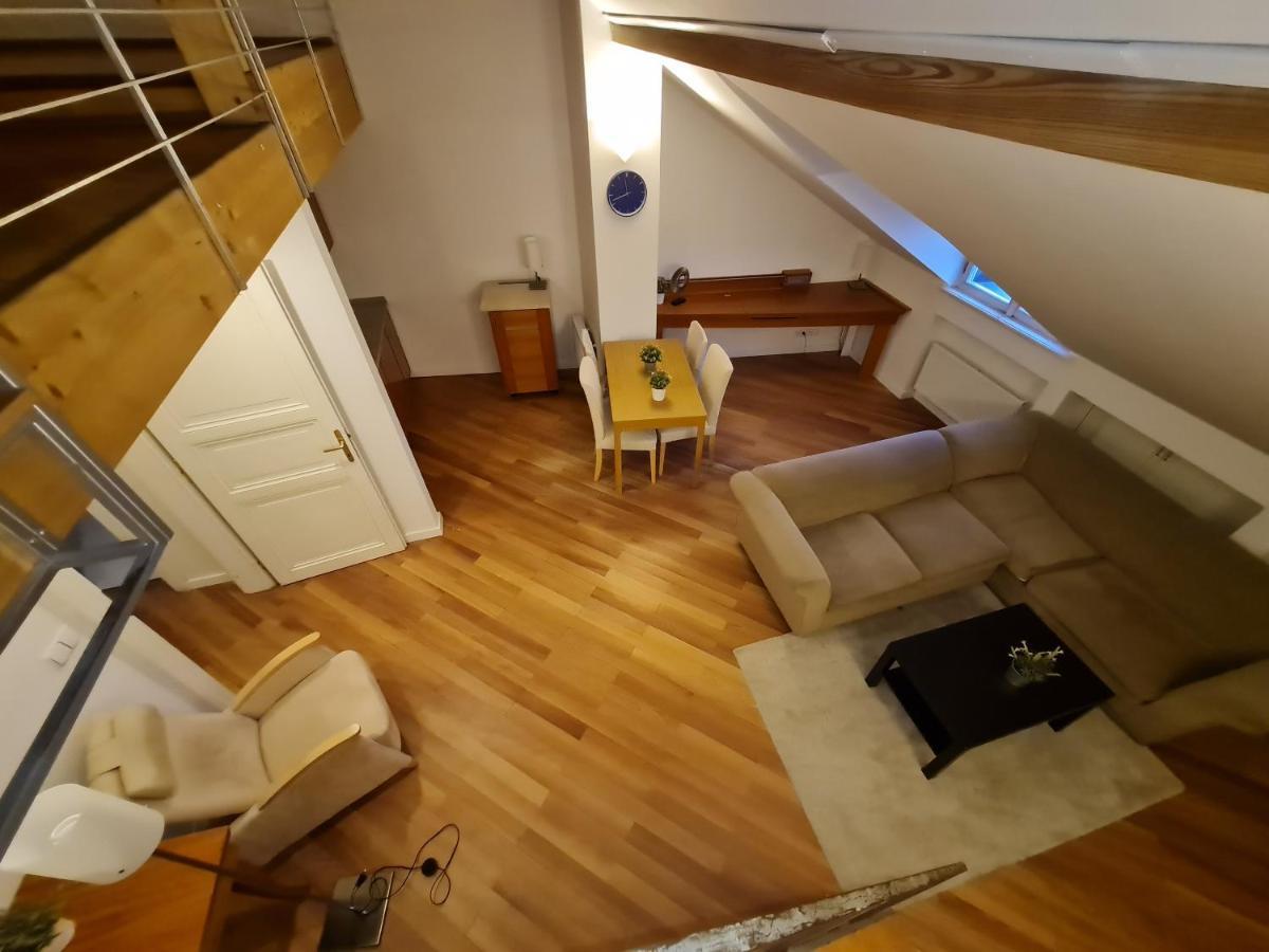 Astronomical Clock Apartments Prague Luaran gambar